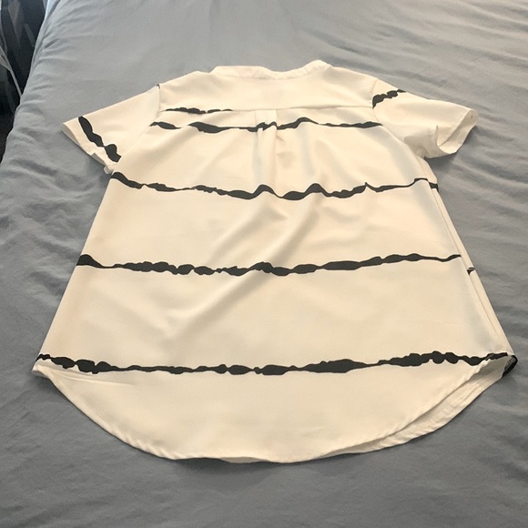 Tunic Top, Size Small, Black and White - Picture 2 of 2